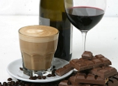Ciocolata, cafea, vin rosu