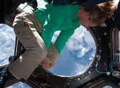 Astronaut in spatiu