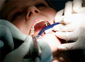 La dentist